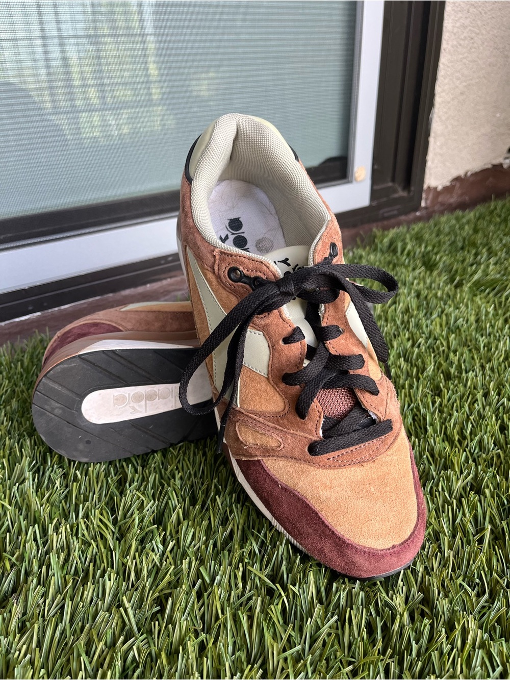 Diadora S 8000 brown and black lace up mens sneaker shoes US size 8.5